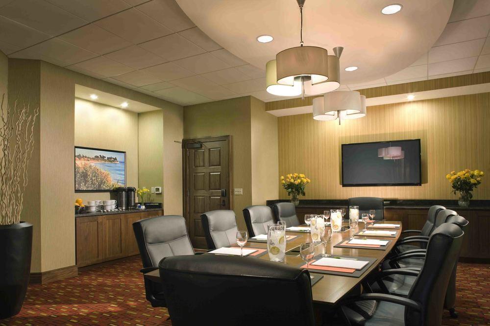 Отель Courtyard By Marriott Santa Barbara Голета Экстерьер фото