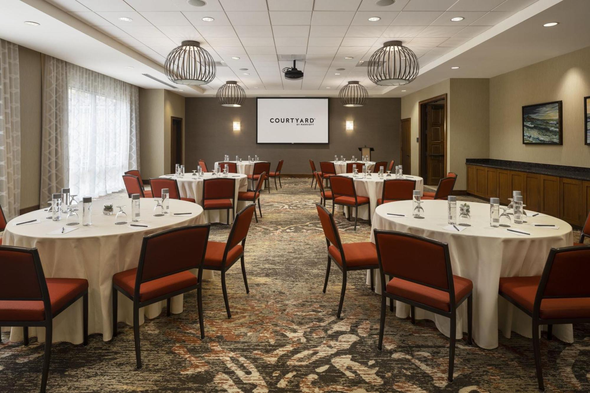 Отель Courtyard By Marriott Santa Barbara Голета Экстерьер фото