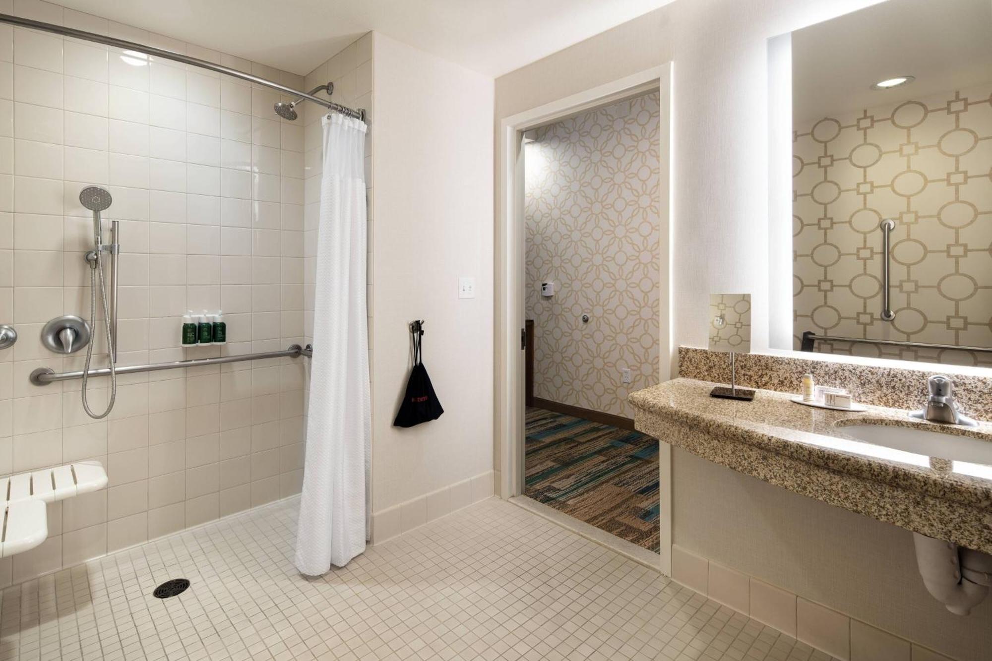 Отель Courtyard By Marriott Santa Barbara Голета Экстерьер фото