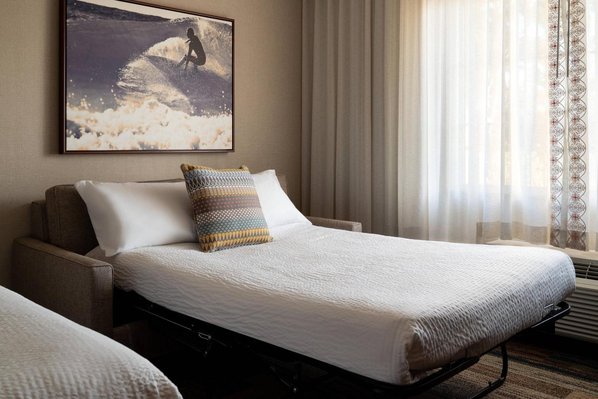 Отель Courtyard By Marriott Santa Barbara Голета Экстерьер фото