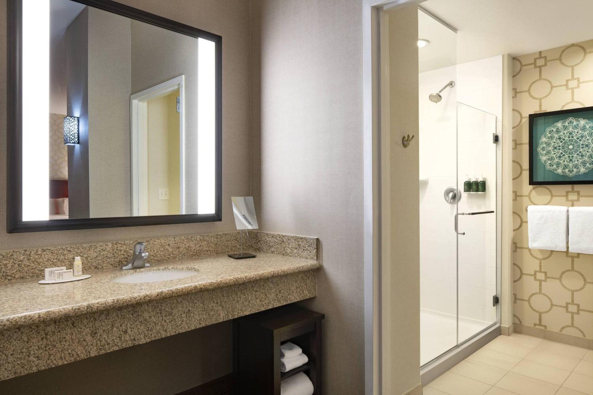 Отель Courtyard By Marriott Santa Barbara Голета Экстерьер фото