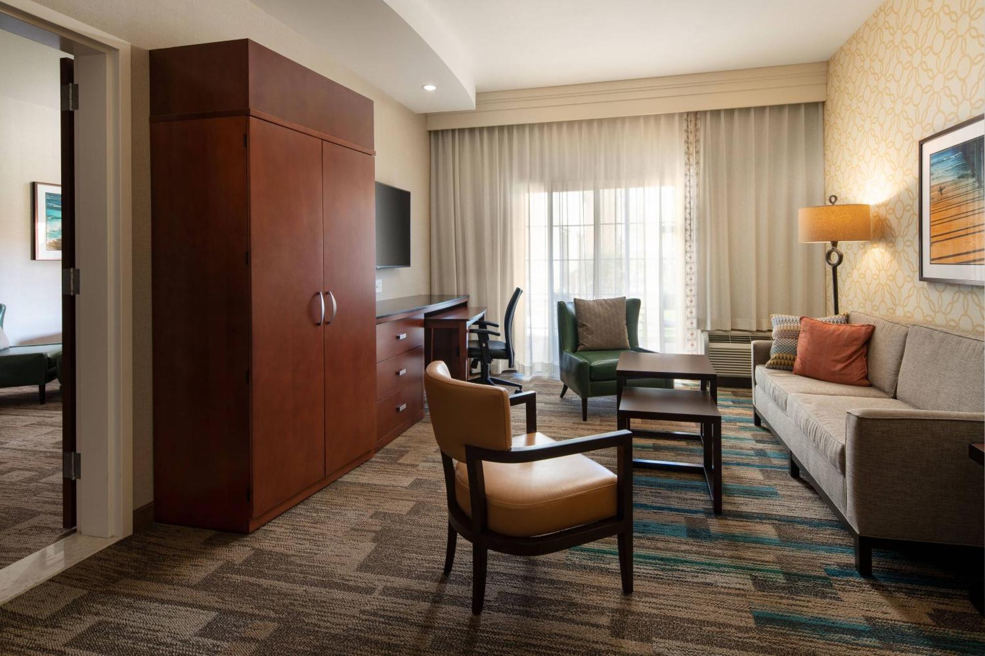 Отель Courtyard By Marriott Santa Barbara Голета Экстерьер фото